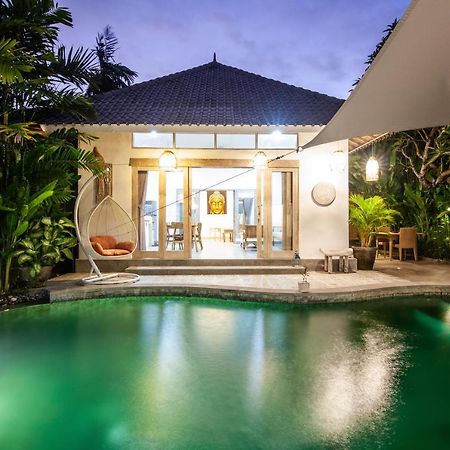 Ambermoon Villas Seminyak Buitenkant foto